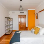 Rent 7 bedroom apartment in Madrid