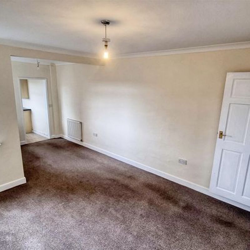 Terraced house to rent in North Road, Clowne, Chesterfield S43
