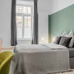 Rent a room of 90 m² in Munich