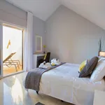 Rent 4 bedroom apartment of 230 m² in Marbella