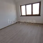 Rent 4 bedroom apartment of 110 m² in Atina