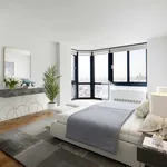 Rent 2 bedroom apartment in Manhattan