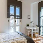 Rent 4 bedroom apartment in Valencia