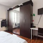 Rent 1 bedroom apartment of 60 m² in milan