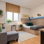 Rent a room of 120 m² in madrid