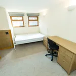 Rent 6 bedroom house in Leeds