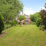 Rent 5 bedroom house in South East England