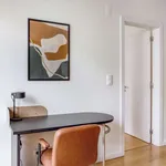 Rent 2 bedroom apartment of 115 m² in lisbon