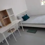 Rent a room of 75 m² in valencia