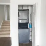 Rent 3 bedroom apartment in 41