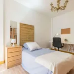 Rent 3 bedroom apartment of 69 m² in madrid