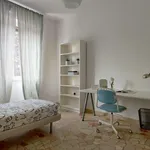 Rent a room in milan