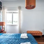 Rent 3 bedroom apartment in lisbon