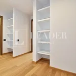 Rent 4 bedroom apartment of 140 m² in Bucuresti