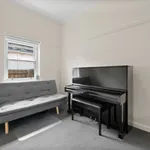 Rent 2 bedroom house in Kew East