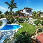 Rent 5 bedroom house of 600 m² in Marbella