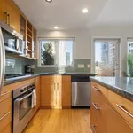 Appartement de 839 m² avec 3 chambre(s) en location à Vancouver