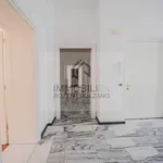 Rent 5 bedroom apartment of 190 m² in Bolzano