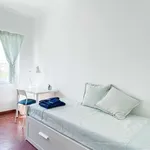 Rent a room of 120 m² in lisbon