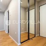 Rent 4 bedroom apartment of 145 m² in Split