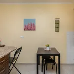 Rent 1 bedroom apartment of 70 m² in Lisbon