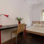 Rent a room of 100 m² in lisbon