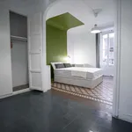 Rent a room of 208 m² in Valencia