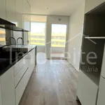 Rent 3 bedroom apartment of 160 m² in Porto