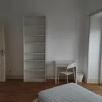 Rent a room of 120 m² in Amadora