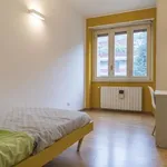 Rent a room of 80 m² in milan