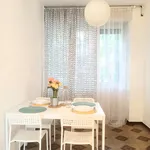 Rent 3 bedroom apartment in Milan