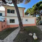 Alugar 3 quarto casa de 200 m² em Cascais