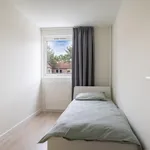 Huur 4 slaapkamer appartement van 126 m² in Almere