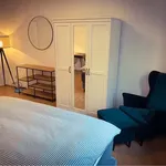 Miete 3 Schlafzimmer wohnung von 100 m² in Frankfurt am Main