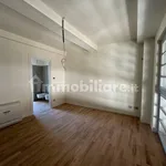 Affitto 3 camera casa di 174 m² in Novara