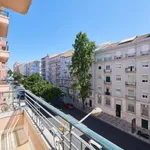 Rent a room of 185 m² in Lisboa