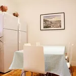 Rent a room of 170 m² in lisbon