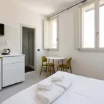 Rent 1 bedroom apartment of 25 m² in Milan