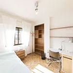 Rent a room of 140 m² in madrid