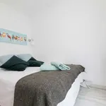 Rent 1 bedroom apartment of 66 m² in lisbon