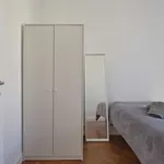 Rent a room in lisbon