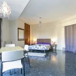 Rent 2 bedroom apartment of 30 m² in Valencia