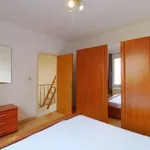 Huur 3 slaapkamer appartement van 150 m² in brussels