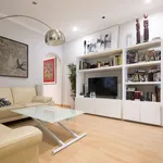 Rent 5 bedroom apartment of 80 m² in Madrid