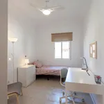 Rent 4 bedroom apartment in Valencia