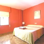 Rent 3 bedroom house of 90 m² in Granada']