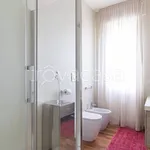 Rent 3 bedroom apartment of 93 m² in Milano