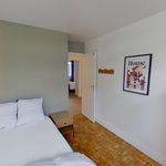 Rent 3 bedroom apartment of 10 m² in Paris