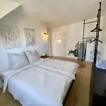 Rent 1 bedroom apartment of 840 m² in Dusseldorf