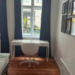 Rent a room of 100 m² in Berlin